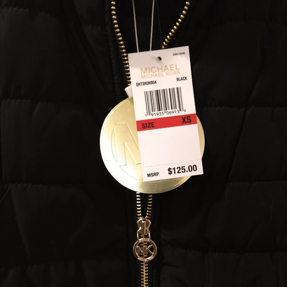 *FINAL SALE* Michael Kors Lightweight Puffer Vest. - Picture 2 of 8